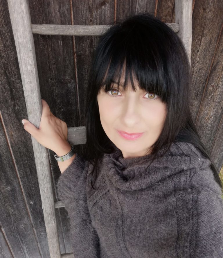 f3b5d843 7972 4f0b b3db 6ea8c25b771e 768x888