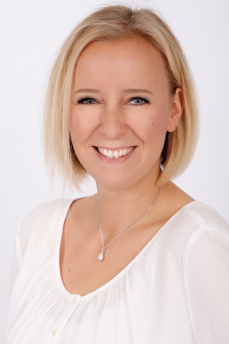 F0CDD6A0 7CBB 4A3A B29E 72361B956989 768x1153