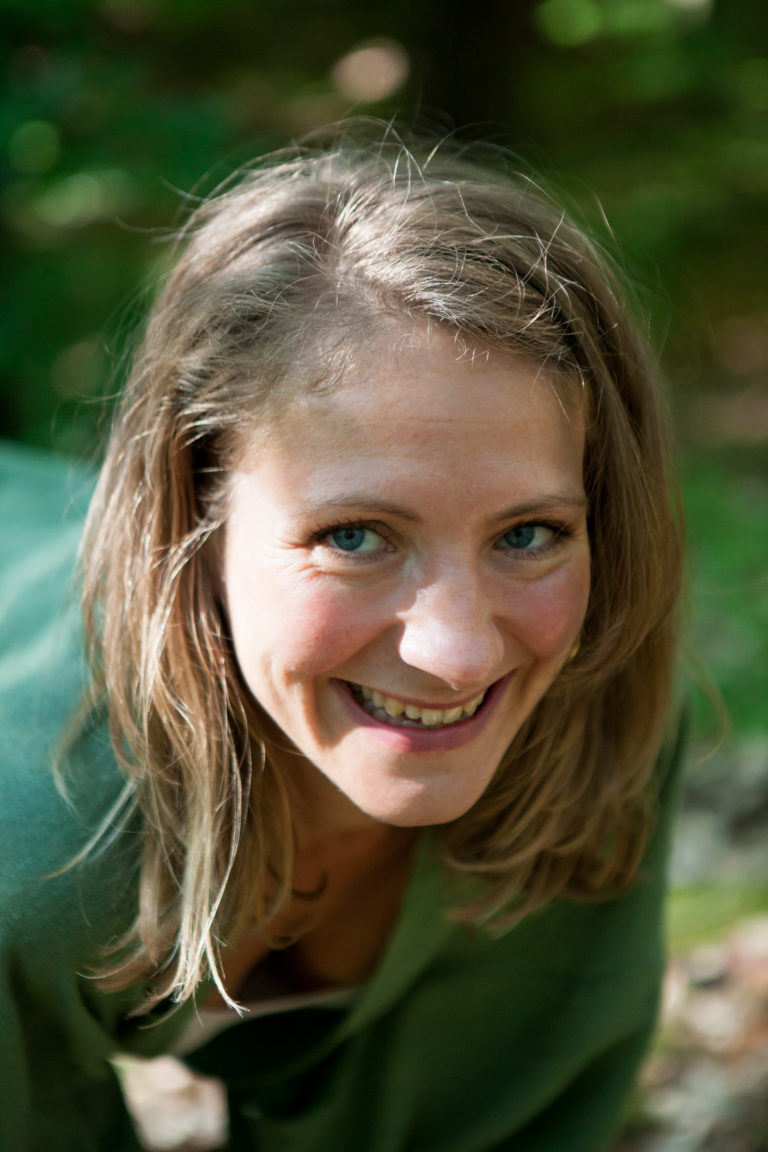 22.06 LauraForrest 3179 768x1152